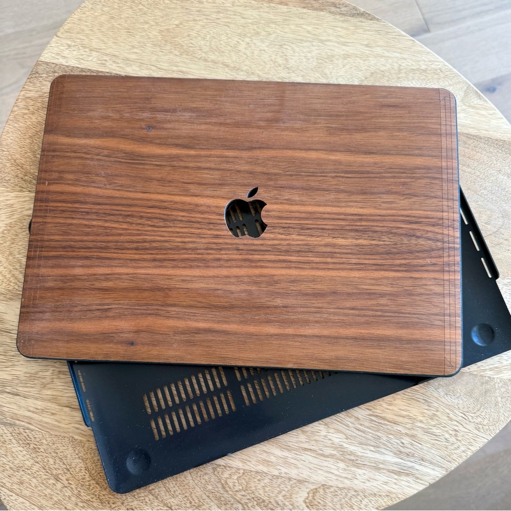 Apple MacBook Walnut Case